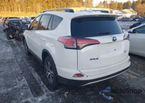 2018 Toyota Rav4 Xle z USA, uszkodzony, nr VIN JTMRFREV0JJ188822